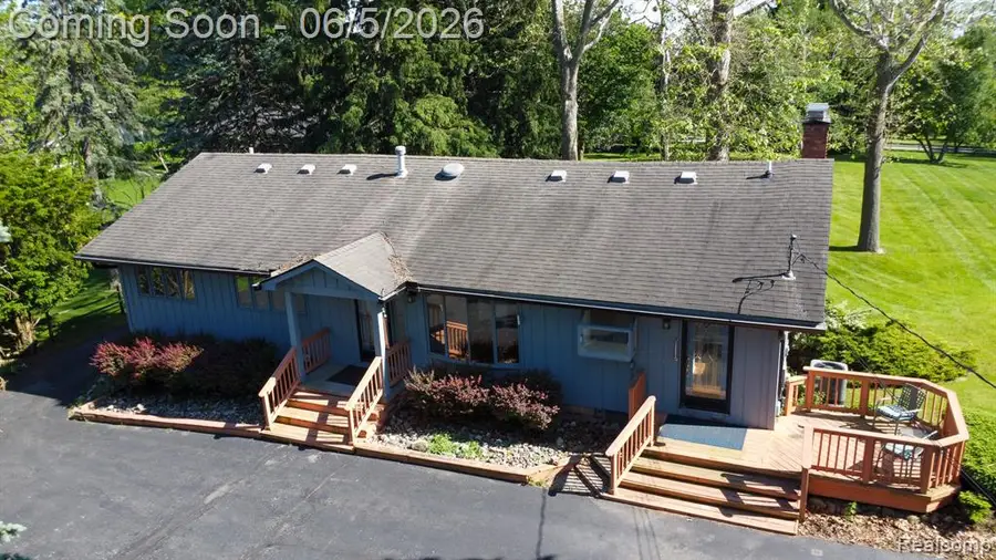 6084 Upper Straits, West Bloomfield, MI 48324 - #2