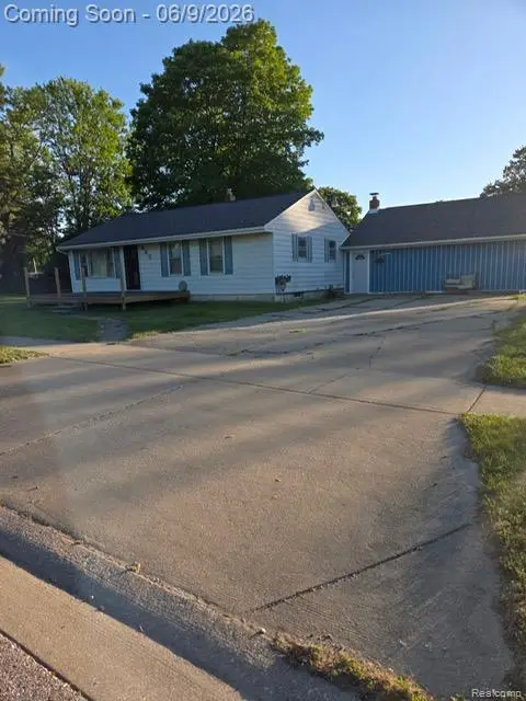 660 S Almont, Imlay City, MI 48444
