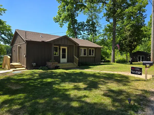 2130 Webster Park, Howell, MI 48843