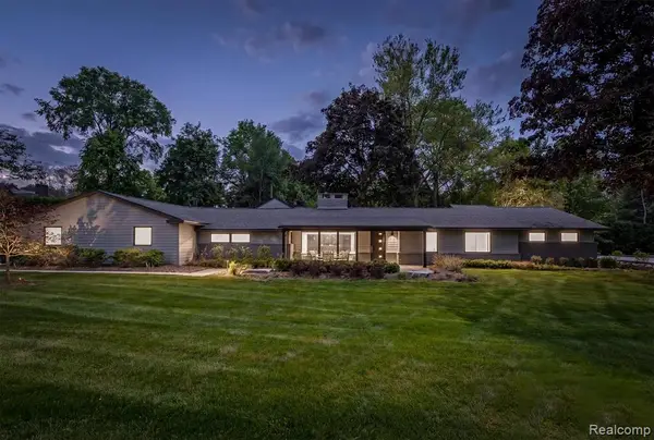3885 Oakland, Bloomfield Hills, MI 48301