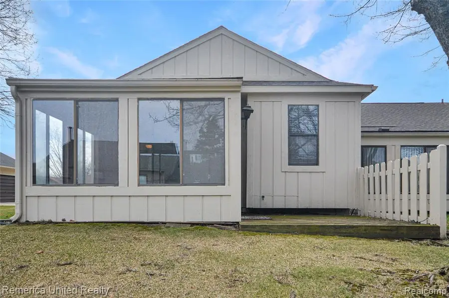 12113 Lexington, South Lyon, MI 48178 - #3