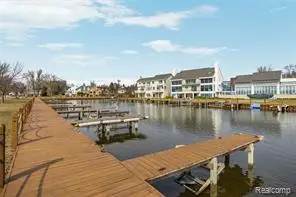 00 Forest Bay, Waterford, MI 48328