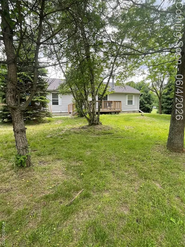 48261 Roy, Belleville, MI 48111