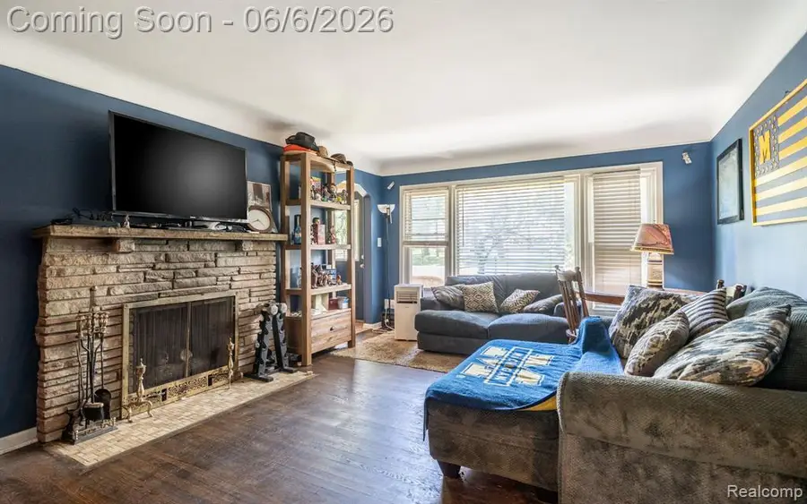 27912 6 Mile, Livonia, MI 48152 - #3