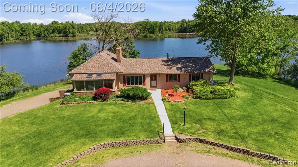 725 Deerpath, Ortonville, MI  - #1