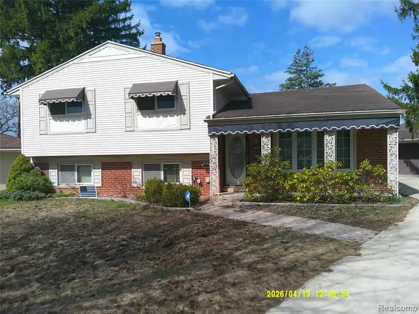 2803 Lexington, Trenton, MI 48183