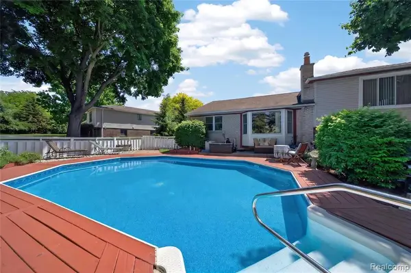 309 Antoinette, Rochester Hills, MI 48309