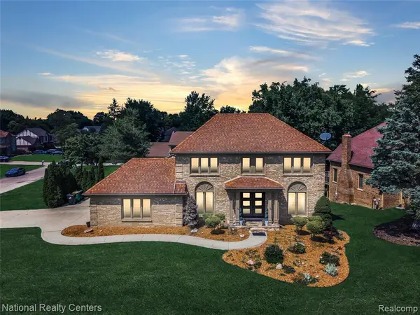 39376 Heatherbrook, Farmington Hills, MI 48331