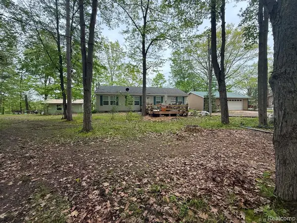 5994 N Lake Sanford, Sanford, MI 48657