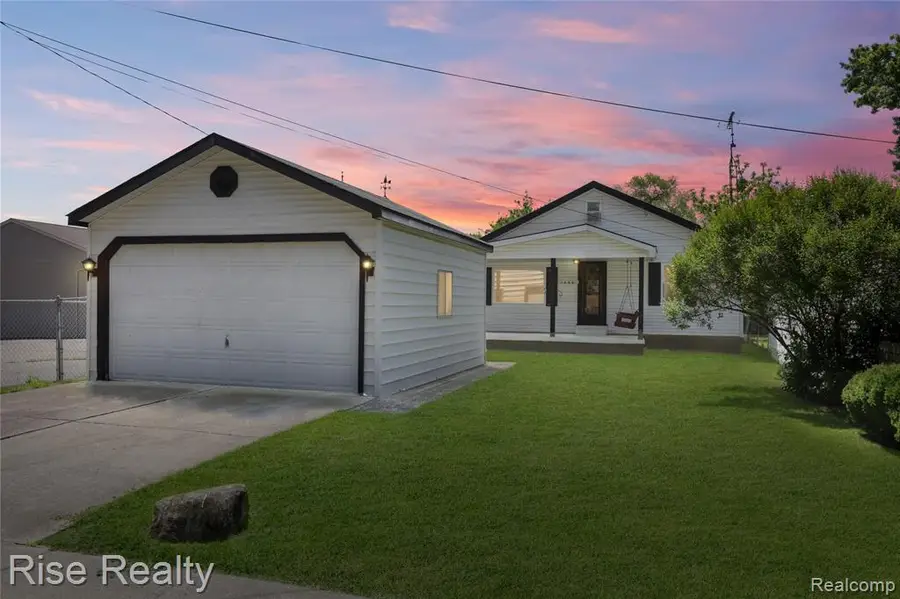 1466 Connell, Burton, MI 48529 - #3