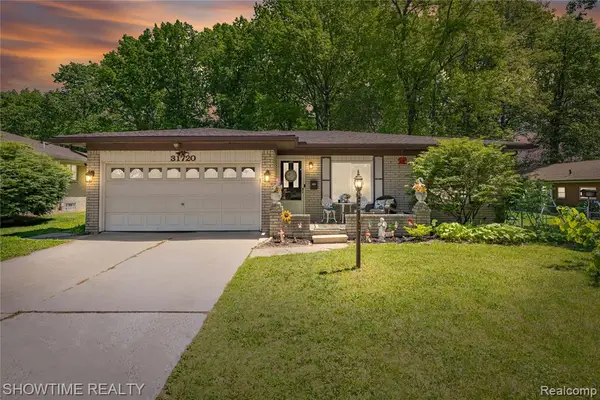 31720 Kelly, Roseville, MI 48066
