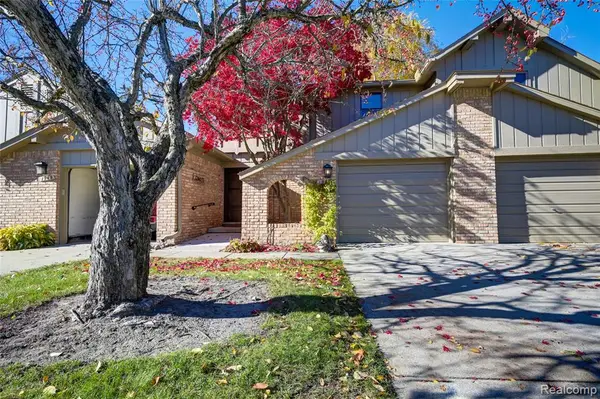 1946 White Birch, Rochester Hills, MI 48309