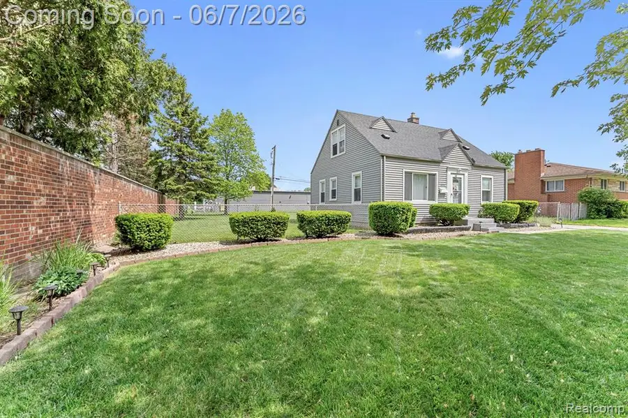 2048 Arcola, Garden City, MI 48135 - #2