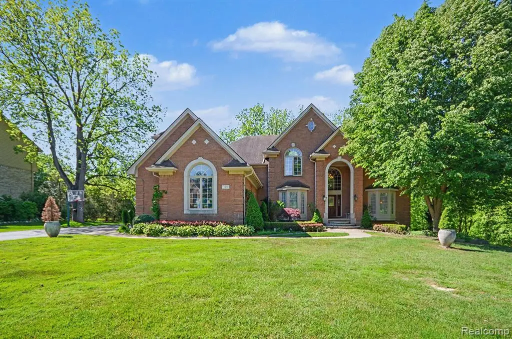 109 W Knorrwood, Rochester, MI 48306 - #1