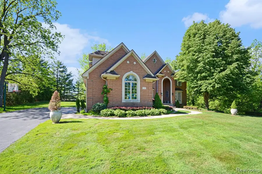 109 W Knorrwood, Rochester, MI 48306 - #2