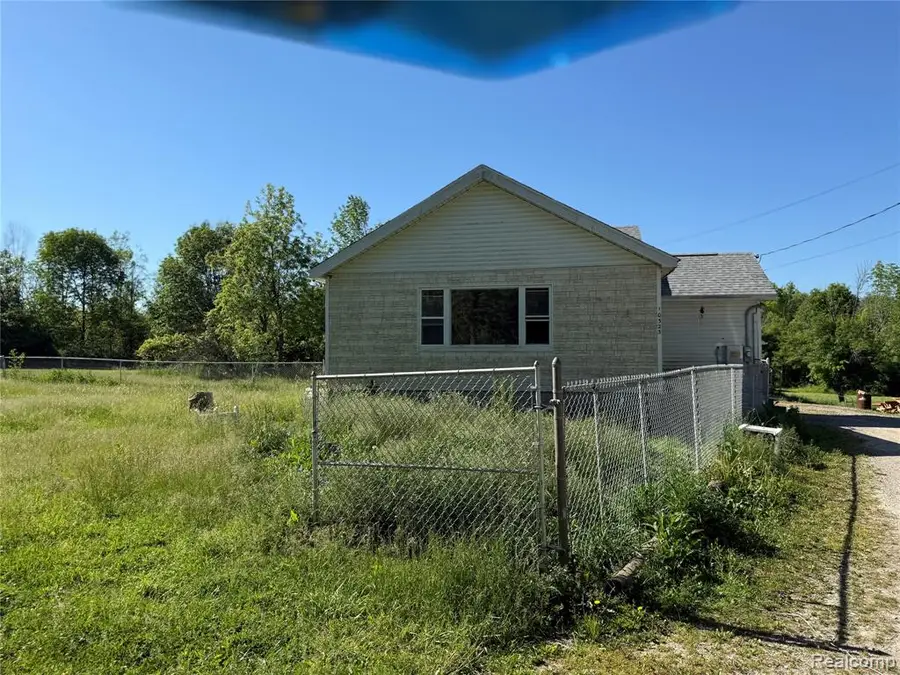 10323 Halsey, Grand Blanc, MI 48439 - #2