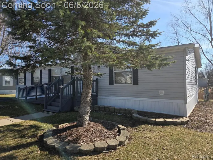 167 Laurel Leah, Oxford, MI 48371 - #2