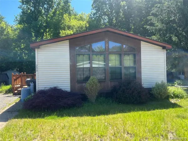 351 N. Squirrel Rd, Auburn Hills, MI 48326