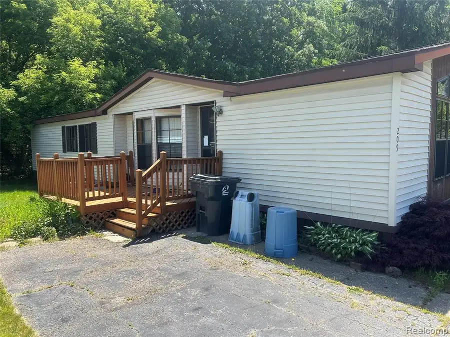 351 N. Squirrel Rd, Auburn Hills, MI 48326 - #2