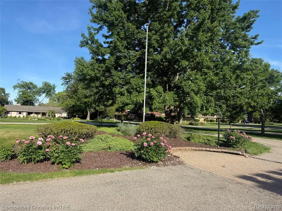 1640 Orchard, Bloomfield Hills, MI 48301 - #2