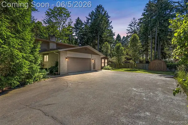 7955 Caberfae, Clawson, MI 48348