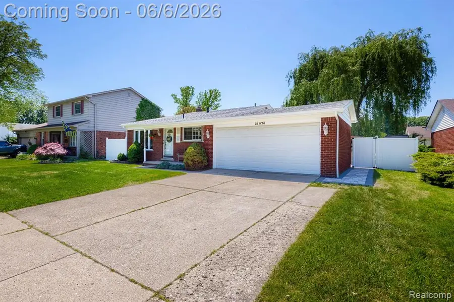 21076 Millbury, Trenton, MI 48183 - #2