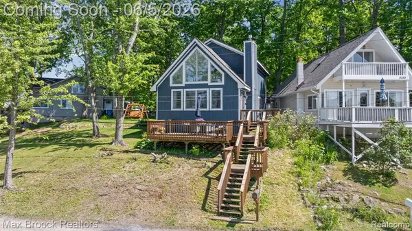 5338 Wildwood, Howell, MI 48843