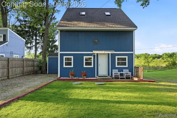 3773 Navarra, White Lake, MI 48383