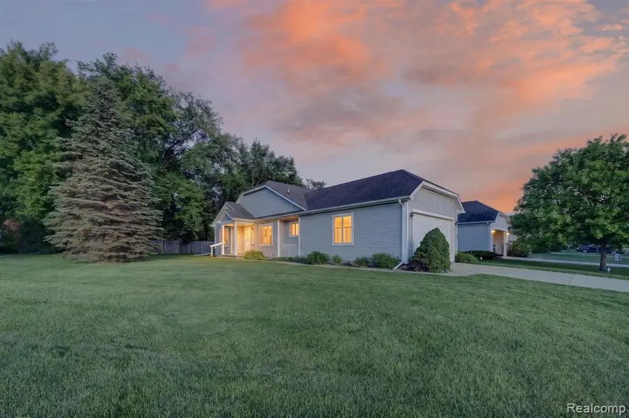 100 Aberdeen #36, Flushing, MI 48433 - #3