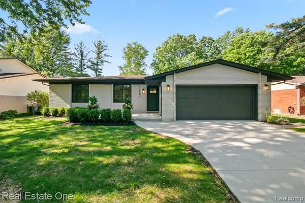 1227 Shallowdale, Troy, MI 48085