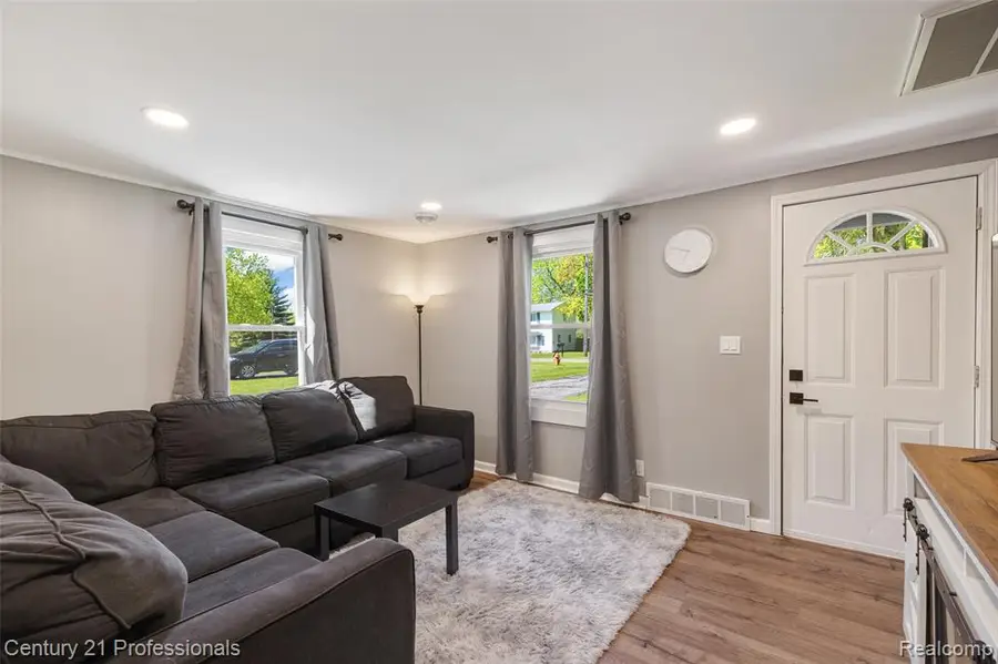 2830 Deland, Waterford, MI 48329 - #3