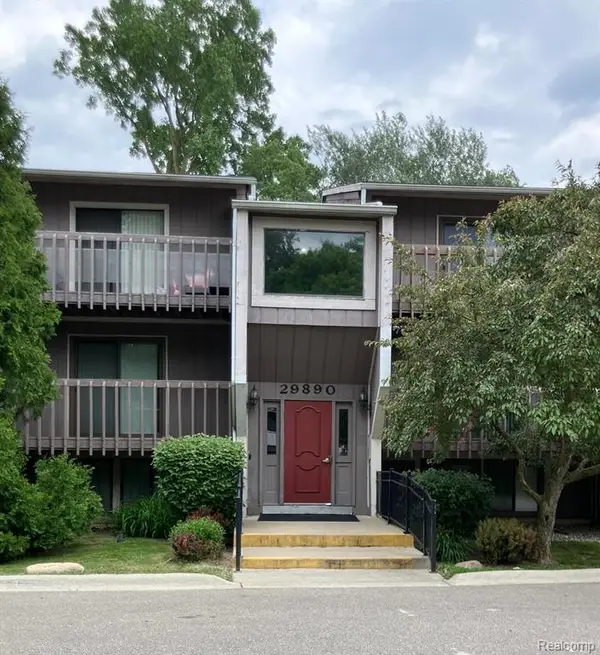 29890 W 12 Mile Rd #907, Farmington Hills, MI 48334