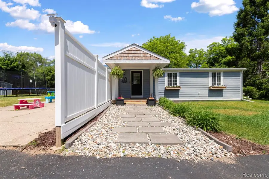 1570 Tamson, West Bloomfield, MI 48324 - #2