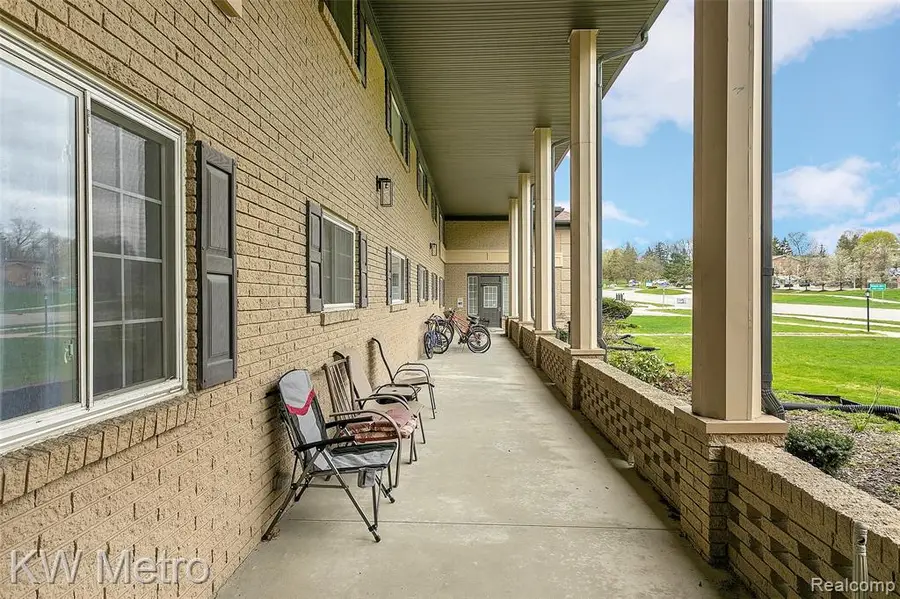 2309 Walton #32, Rochester Hills, MI 48309 - #2