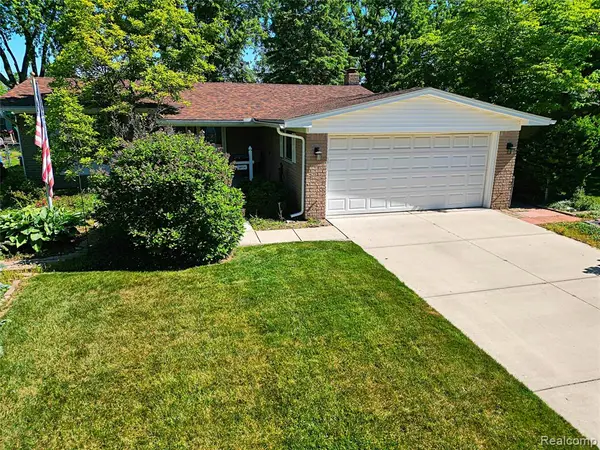 38924 Dover, Livonia, MI 48150
