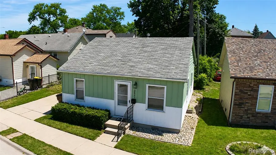 2421 5th, Trenton, MI 48183 - #2