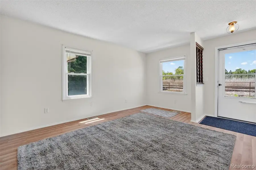2421 5th, Trenton, MI 48183 - #3