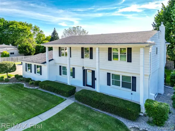 30607 Lorraine, Warren, MI 48093