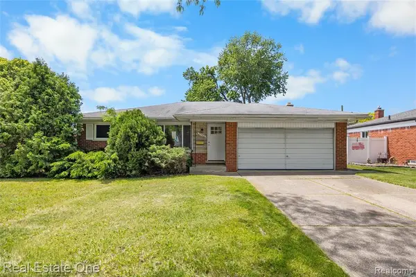 29903 Blossom, Warren, MI 48088