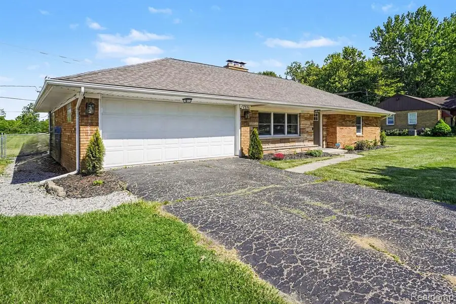 7371 Linden, Swartz Creek, MI 48473 - #2