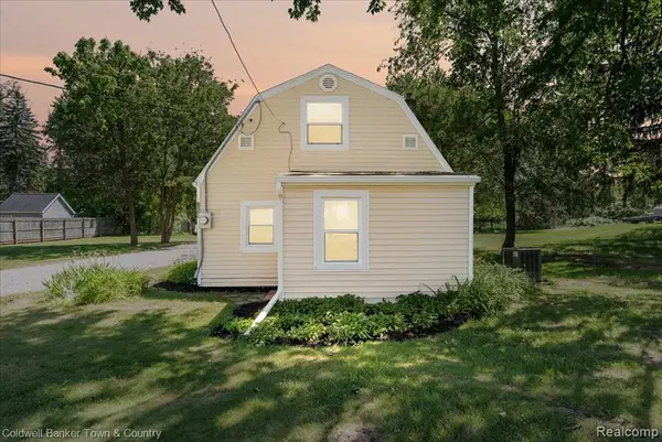 833 Hein, Lansing, MI 48911