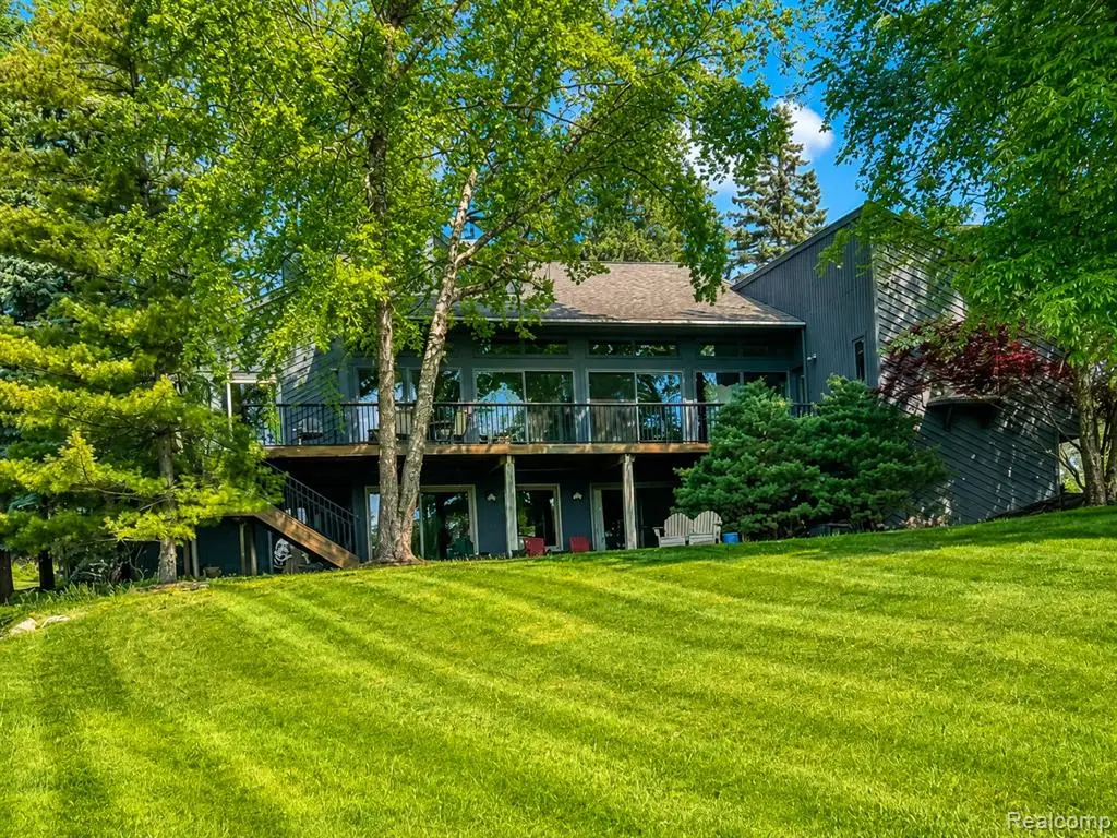 2501 Doleman, West Bloomfield, MI 48324 - #1