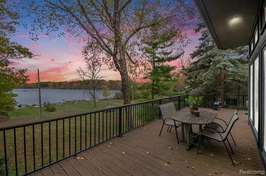 2501 Doleman, West Bloomfield, MI 48324 - #3