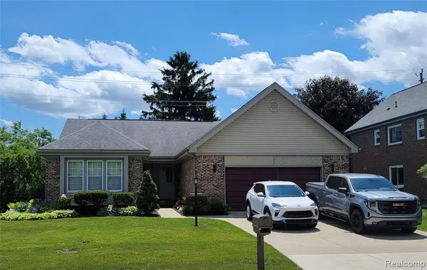 201 Sandalwood, Rochester Hills, MI 48307