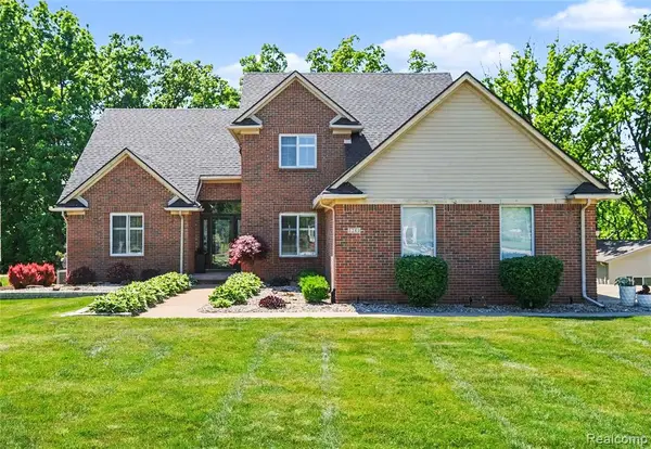 1281 Deer Creek, Grand Blanc, MI 48439