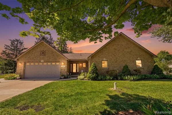 7477 Ore Knob, Fenton, MI 48430
