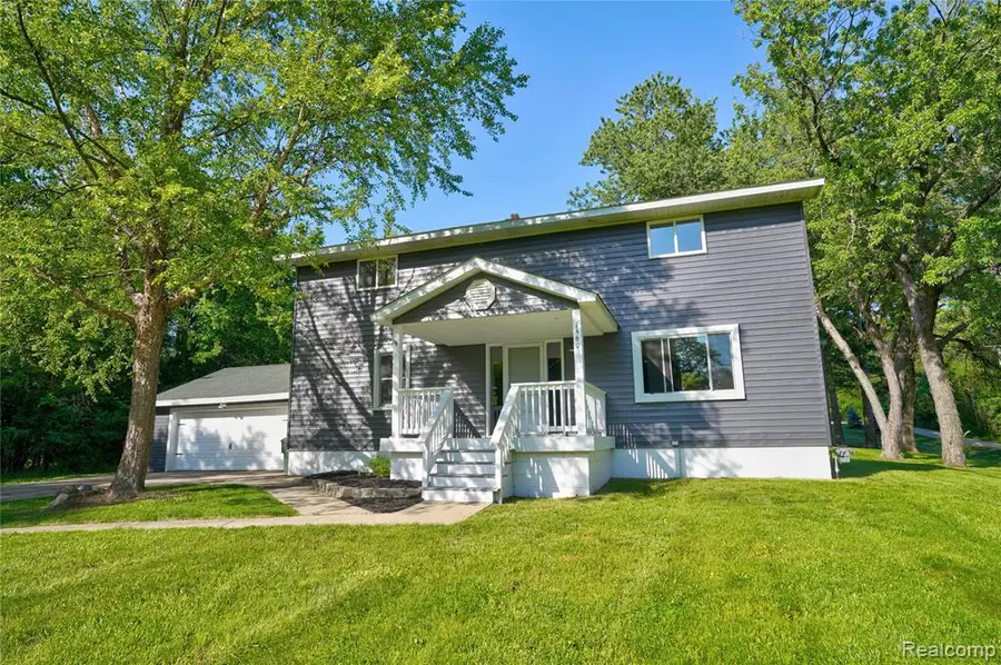 1460 W Silverbell, Lake Orion, MI 48359 - #2