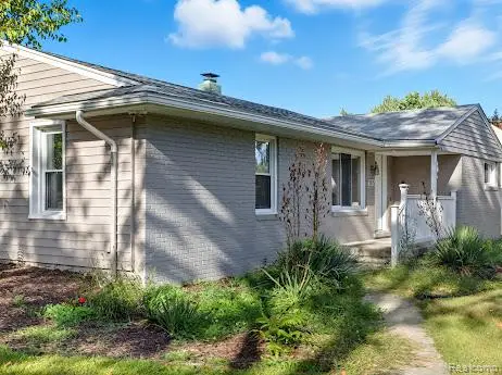 2075 Gulliver, Troy, MI 48085