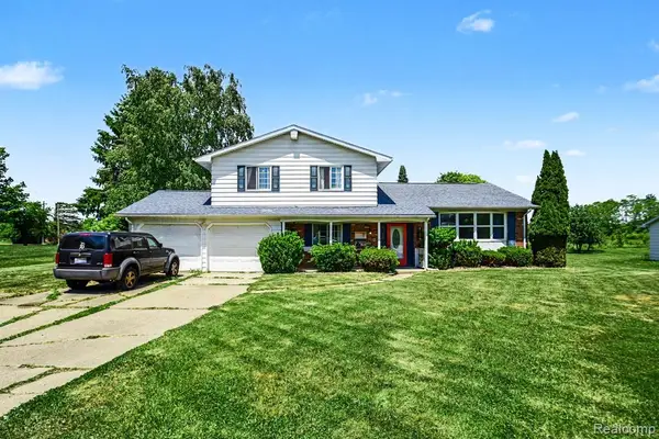 6156 Trenton, Flint, MI 48532
