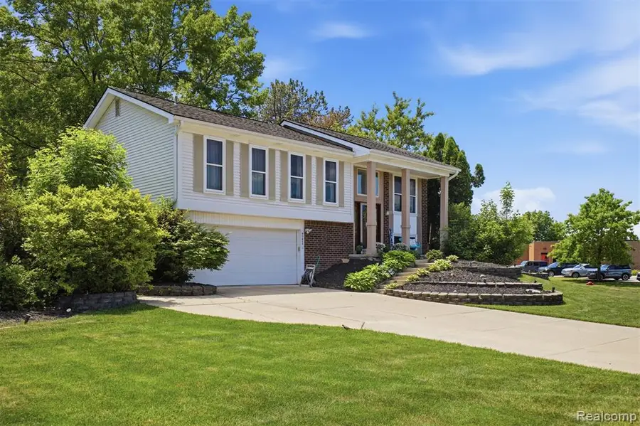 40435 Oak Tree, Novi, MI 48375 - #3